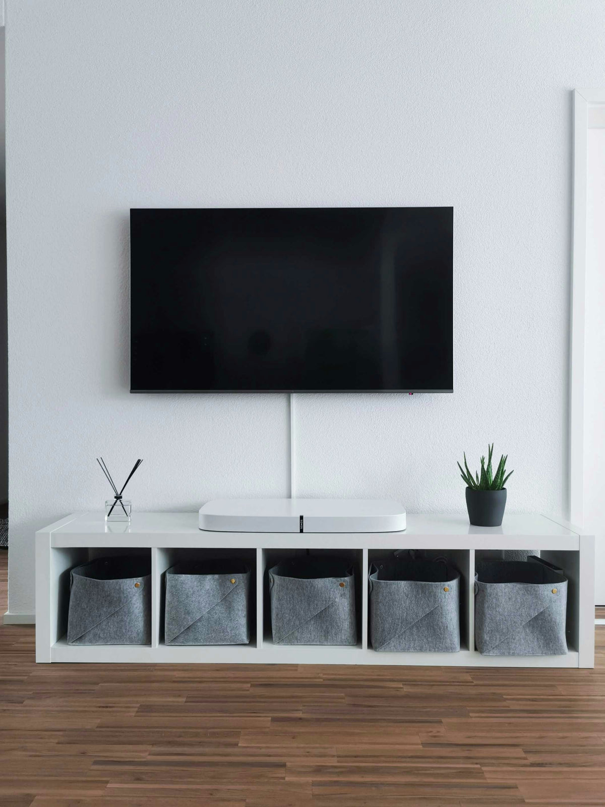 32-Inch HD Ready Frameless Smart LED TV (Android 11)