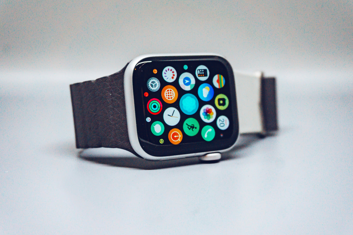 1.43-Inch AMOLED Smartwatch with BT Calling & Stainless Steel Strap
