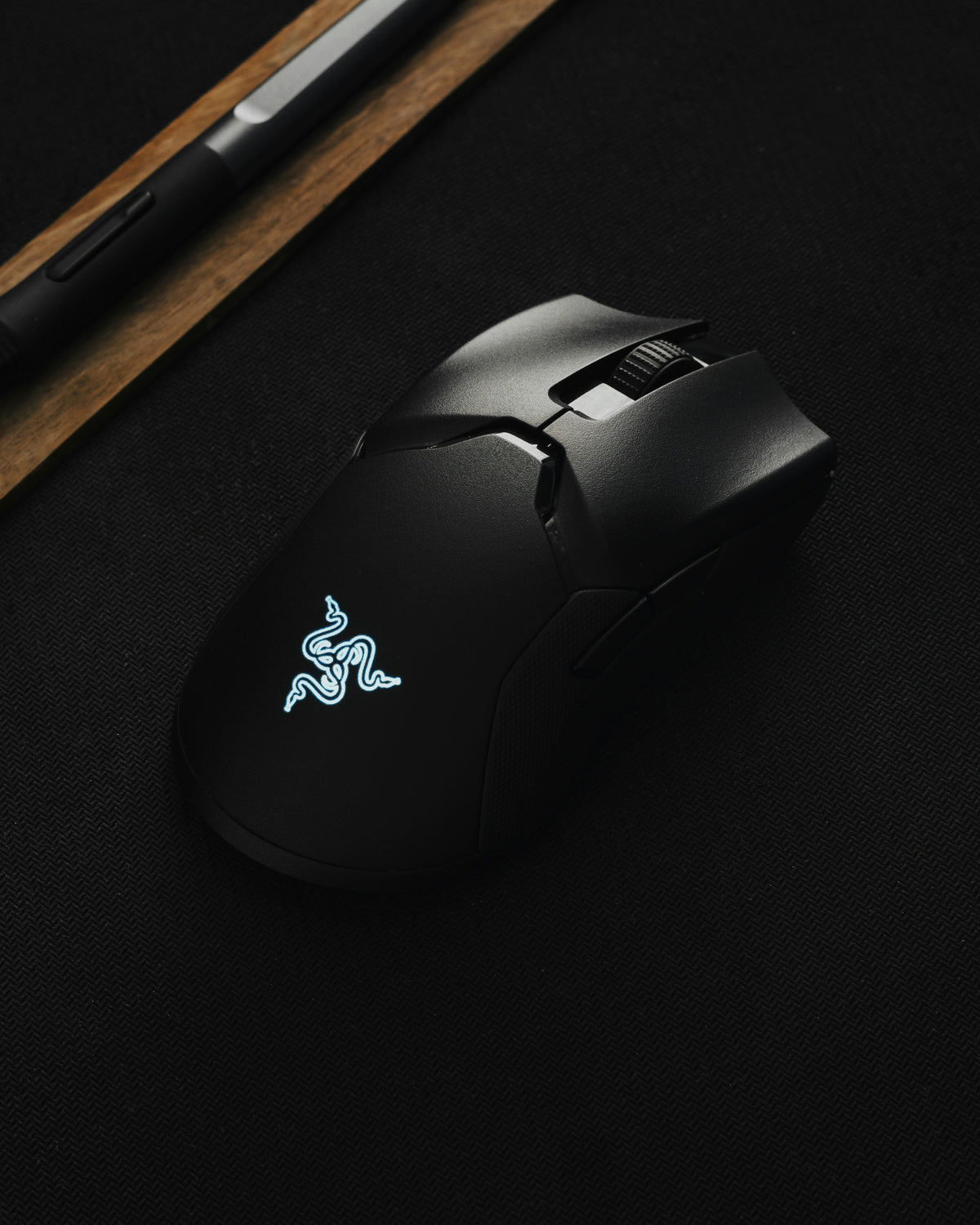 Ergonomic Vertical Wireless Mouse with Dual Bluetooth & 2.4GHz
